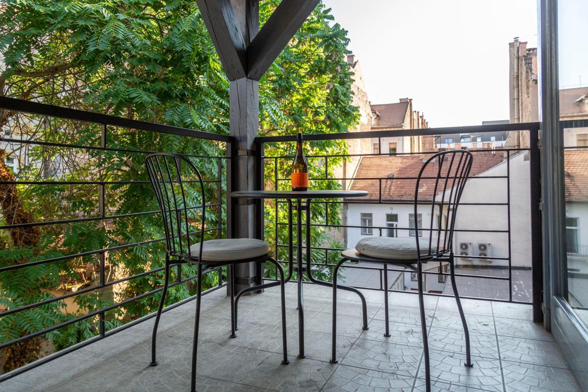 Rustic Central Studios By Lh Budapest Exterior photo